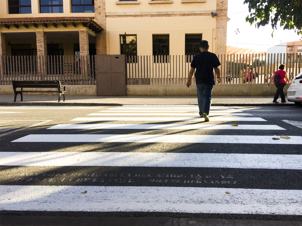 Paso de cebra frente al CEIP Cristo de la Paz