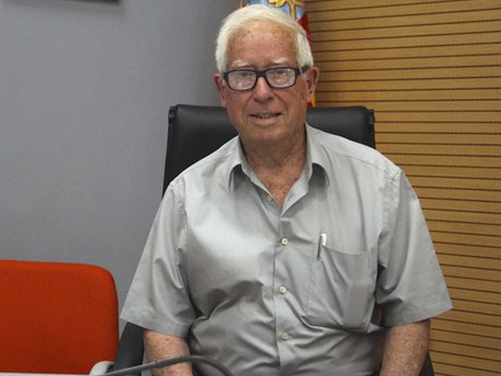 Fotografía de Isidro Buades en el ayuntamiento de Sant Joan