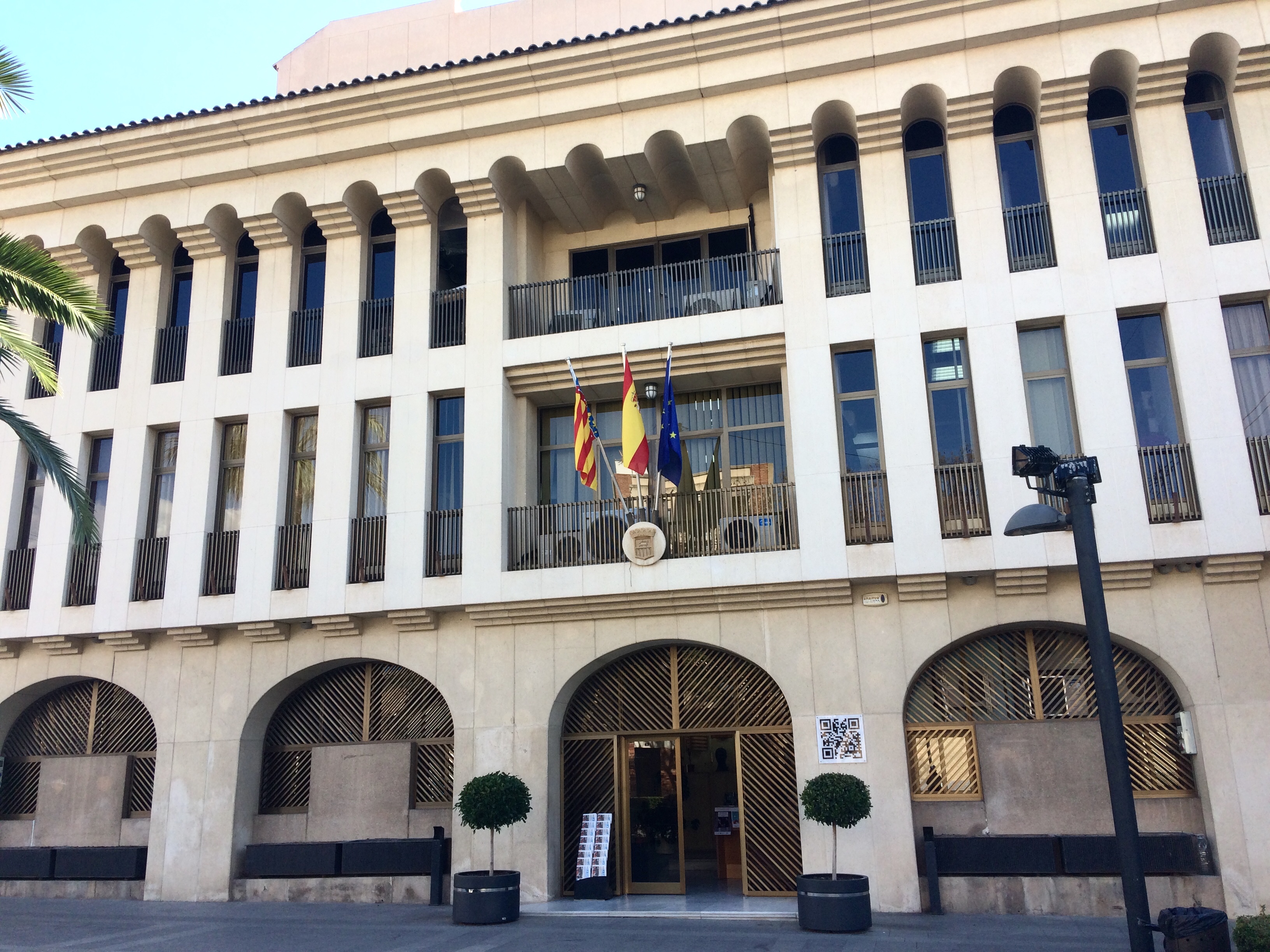 Fachada del Ayuntamiento de Sant Joan d'Alacant