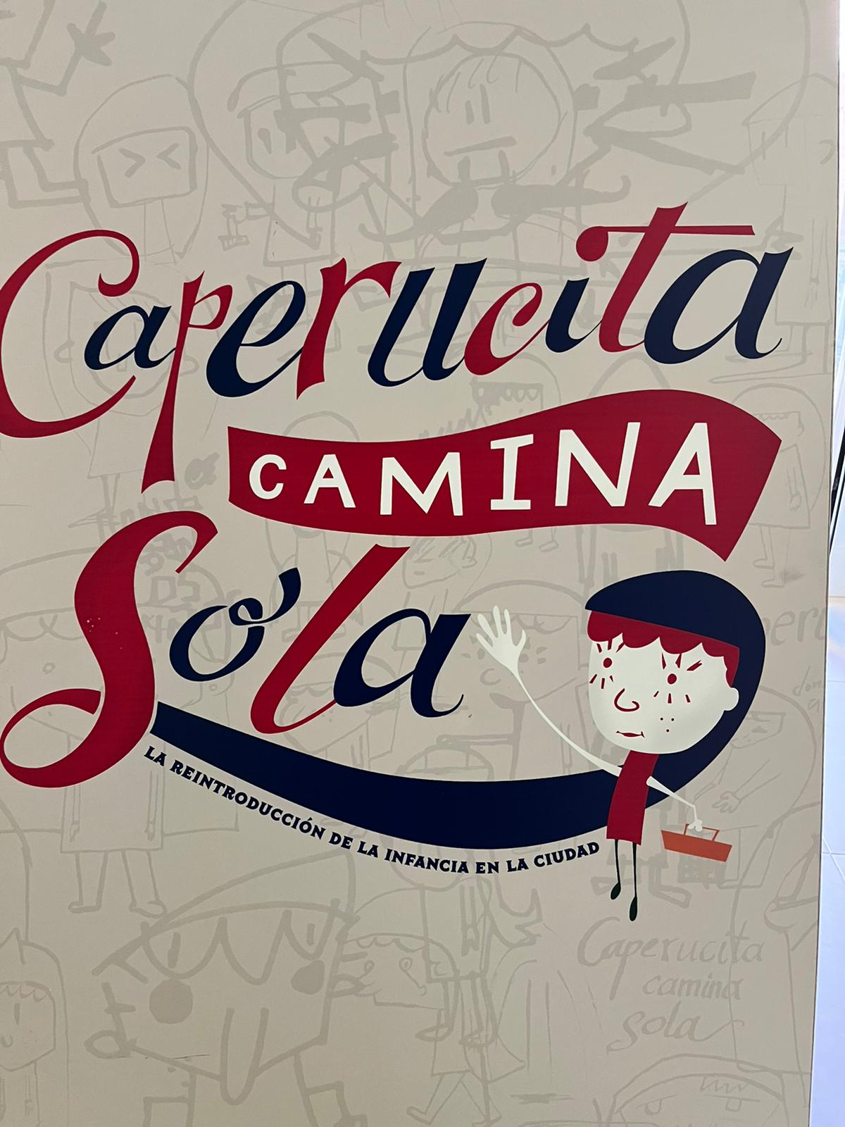 Caperucita camina sola