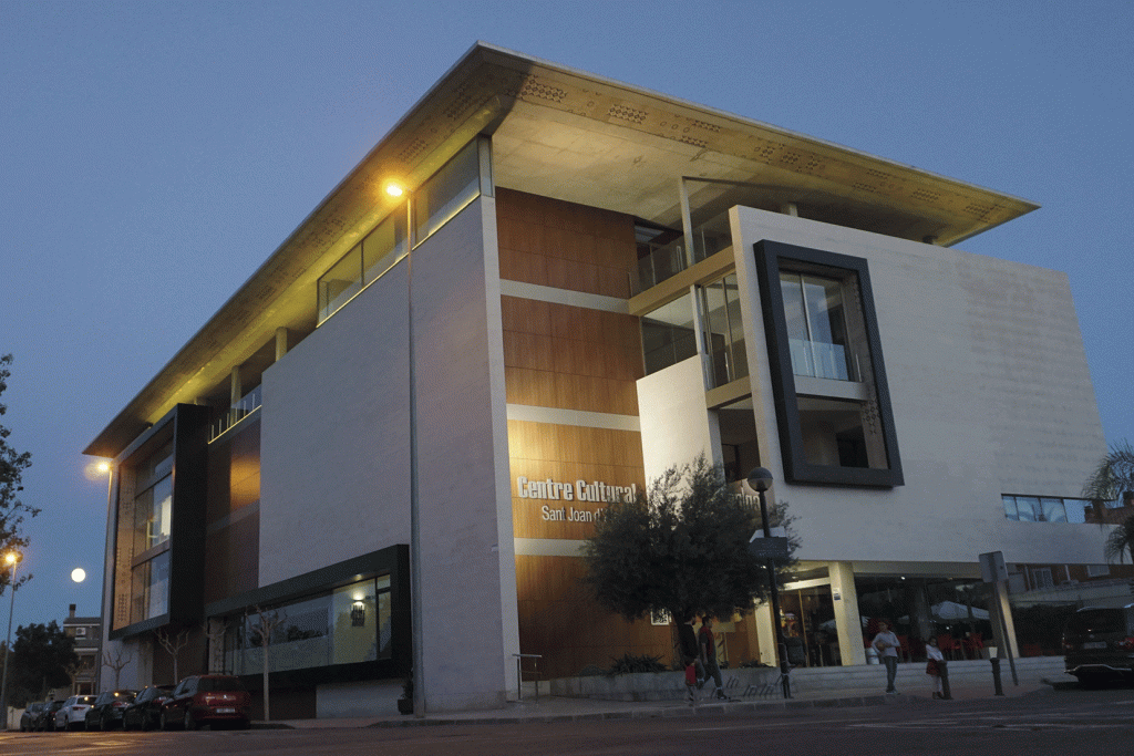 Foto de noche Archivo y Biblioteca Amelia Asensi Bevià