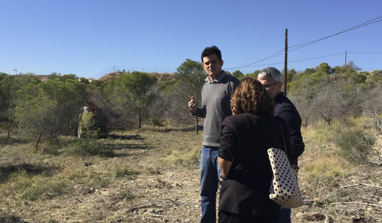 Jaime Albero junto a Eva Delgado y el técnico de Medio Ambiente 1