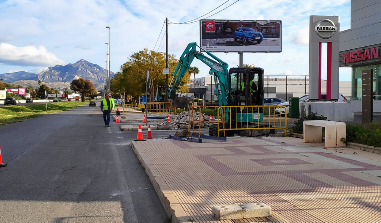 IMAGEN DE LAS OBRAS EN LA CARRETERA DE SERVICIOS